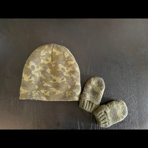GYMBOREE baby camouflage winter hat & mittens